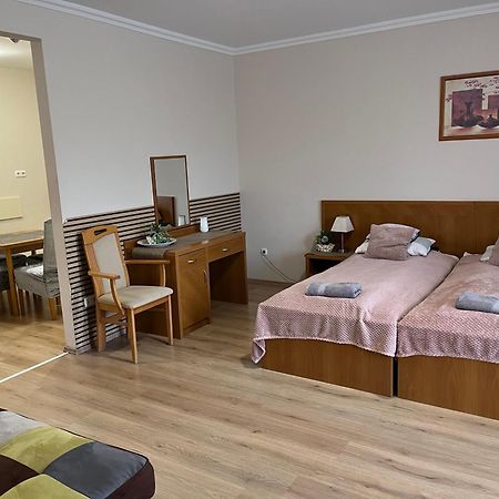 Brookforest Apartman Hajdúszoboszló Eksteriør bilde