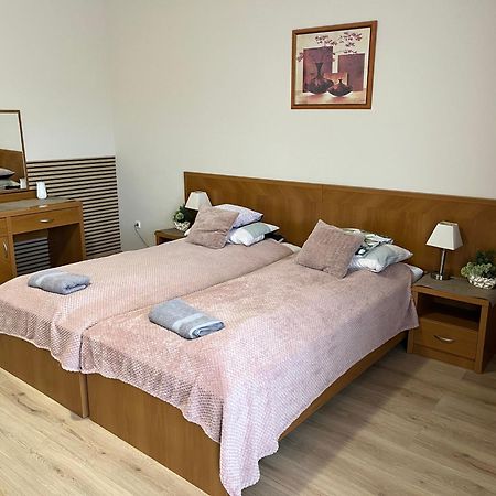 Brookforest Apartman Hajdúszoboszló Eksteriør bilde