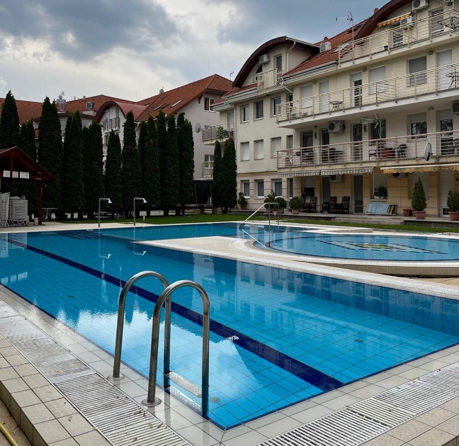 Brookforest Apartman Hajdúszoboszló Eksteriør bilde
