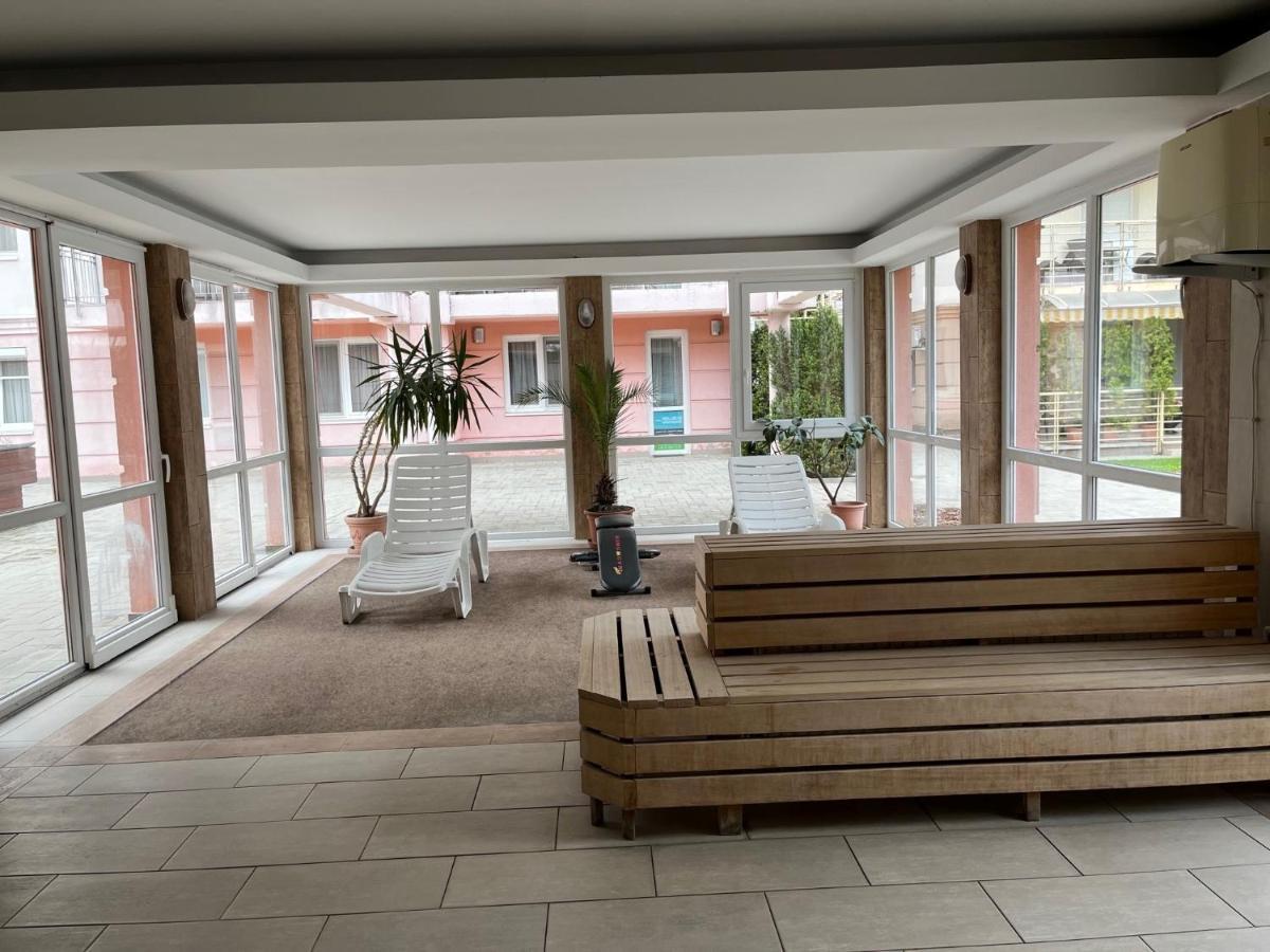 Brookforest Apartman Hajdúszoboszló Eksteriør bilde