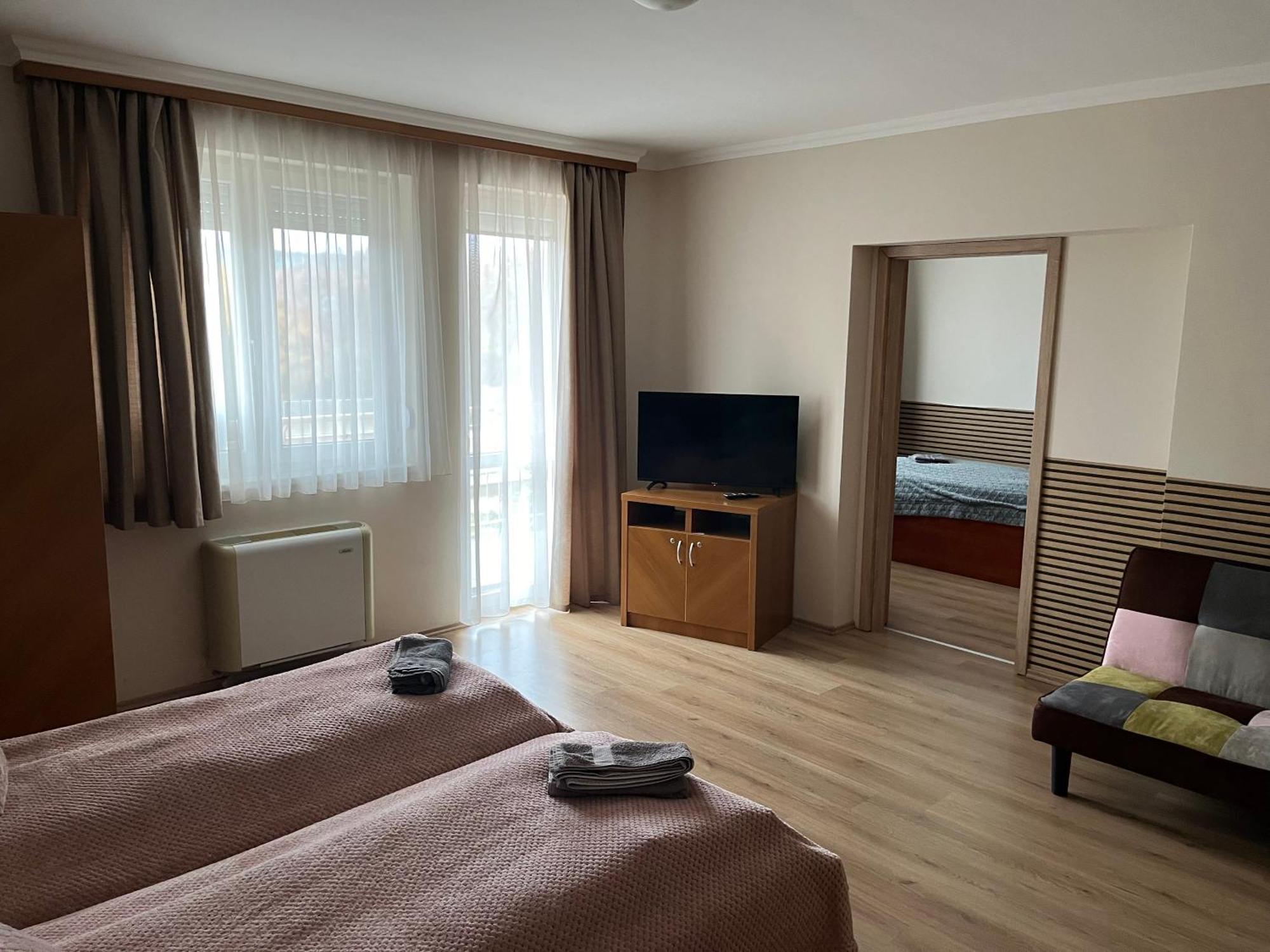 Brookforest Apartman Hajdúszoboszló Eksteriør bilde