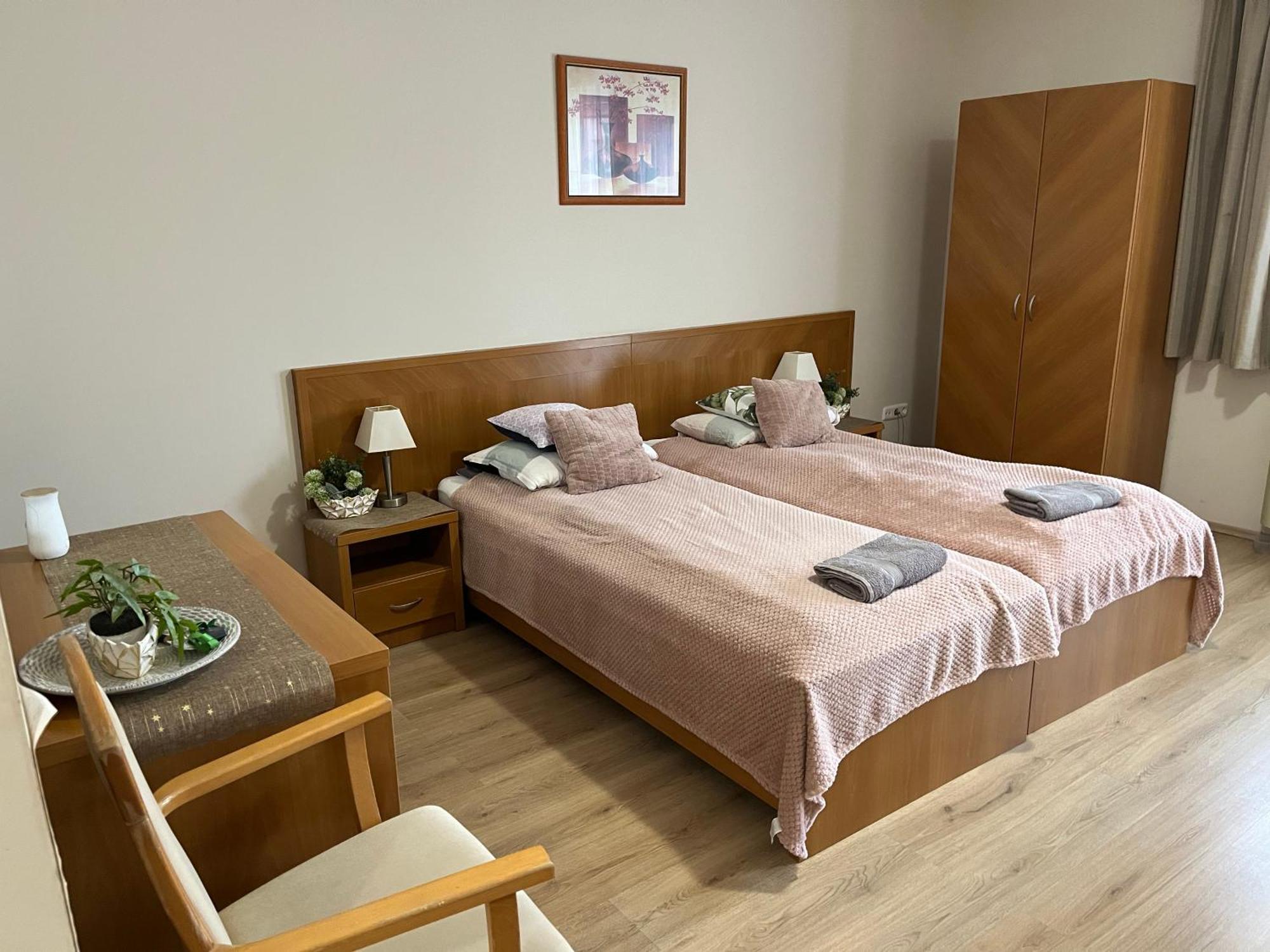 Brookforest Apartman Hajdúszoboszló Eksteriør bilde
